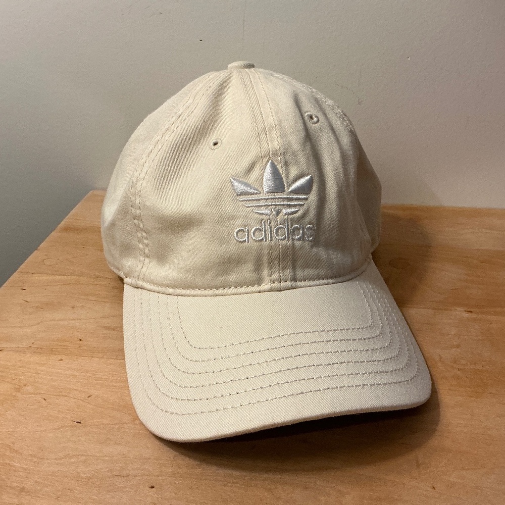 Adidas Offwhite Baseball cap with adjustable Metal Clasp